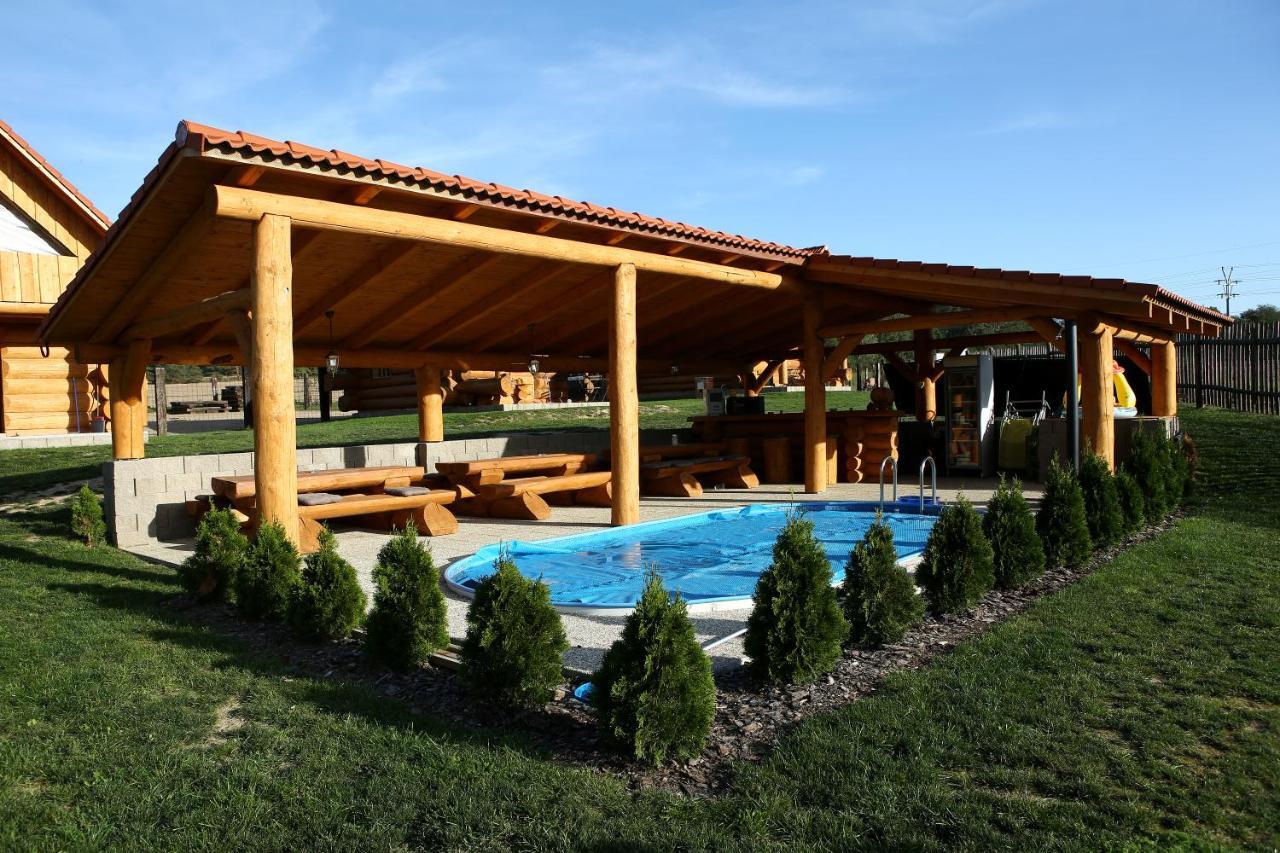 Na Samote Ve Srubu Villa Plzen Luaran gambar